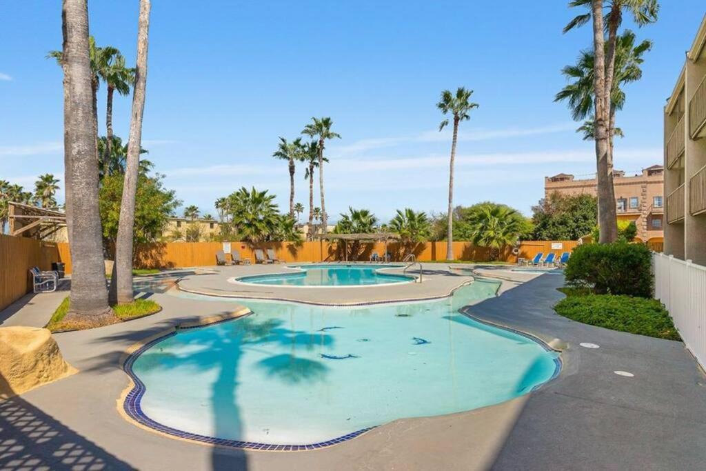 סאות' פאדרה איילנד 2 Bed 2 Bath Condo By Beach With Resort Pool מראה חיצוני תמונה